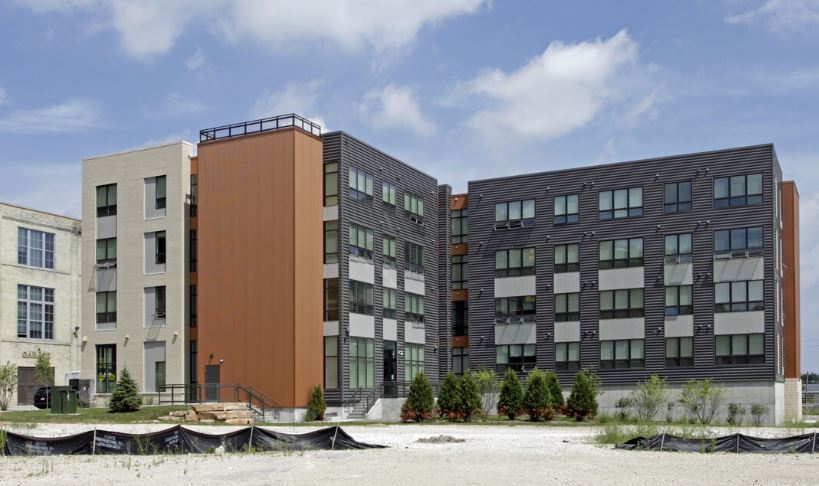392exterior 2.JPG